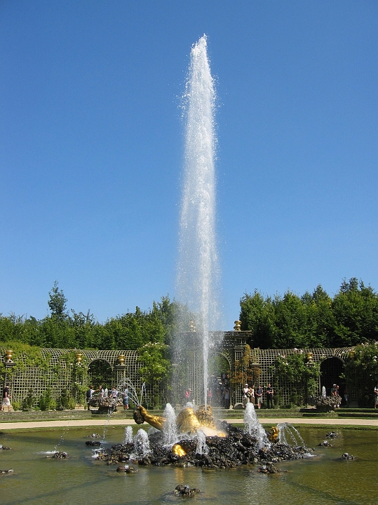 17 Versailles fountain.jpg